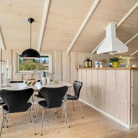 Holiday home Eddi - 550m From The Sea By Interhome